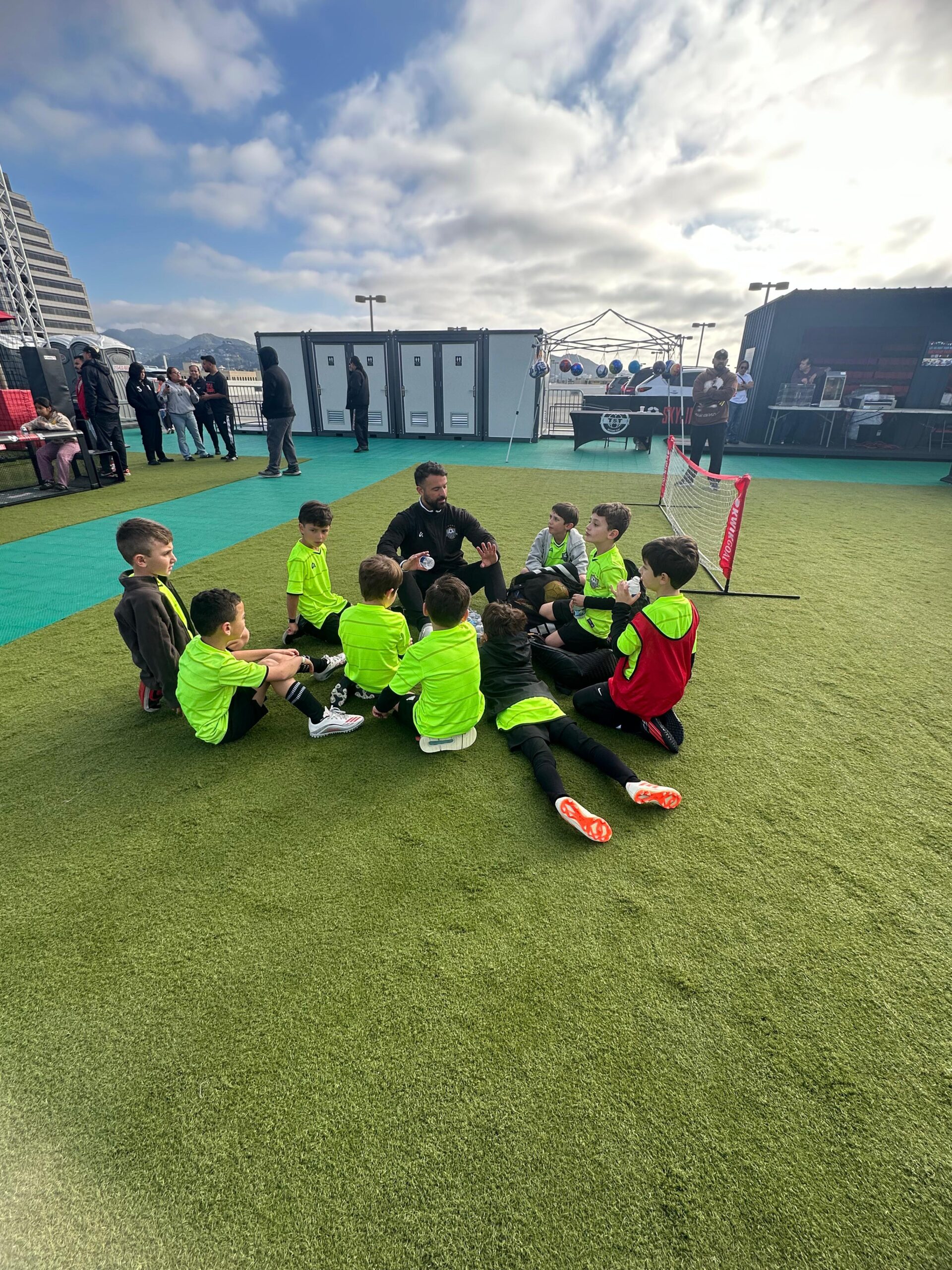 You are currently viewing Playing Faster Without Running Faster: The New Edge in Modern Soccer